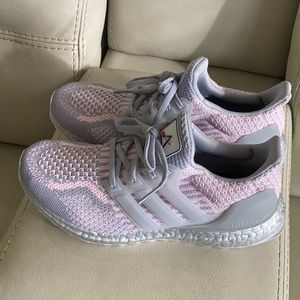 Adidas UltraBoost 5.0 DNA - sz W 8.5.  Worn ONCE!